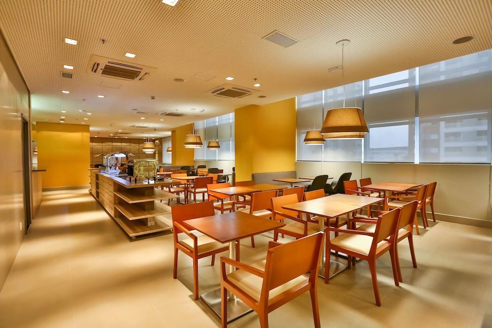 Hilton Garden Inn Santo Andre Bagian luar foto