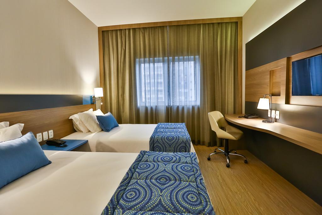 Hilton Garden Inn Santo Andre Bagian luar foto